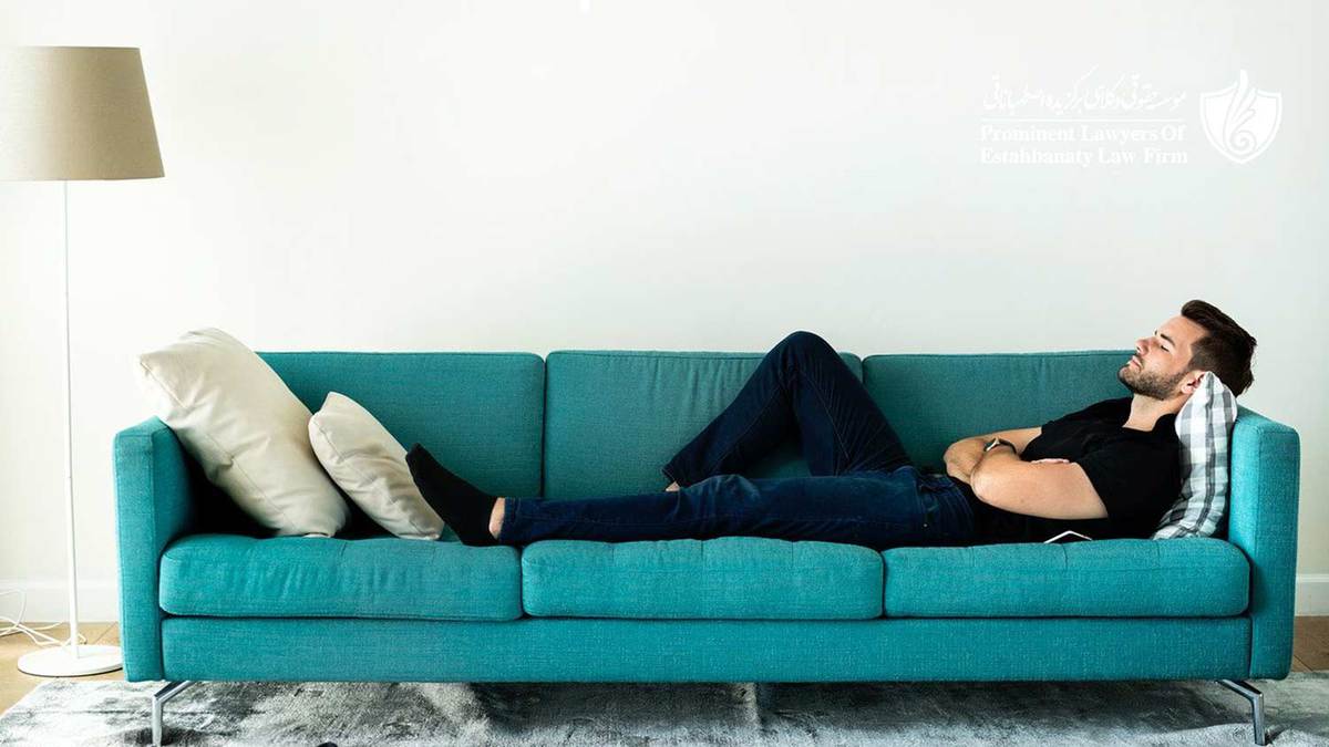 کاناپه سرفینگ در آلمان به معنای اجاره یک کاناپه برای خوابیدن در خانه دیگر دانشجویان است